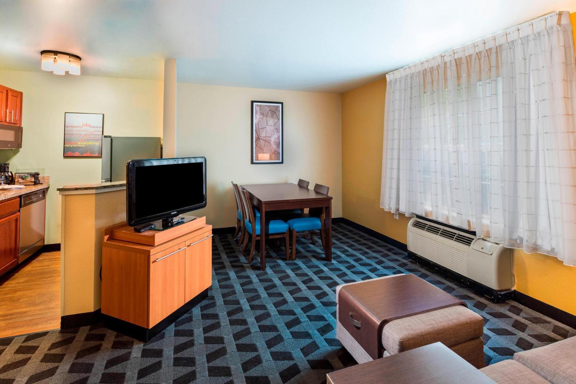 Towneplace Suites By Marriott Atlanta קנסואו מראה חיצוני תמונה
