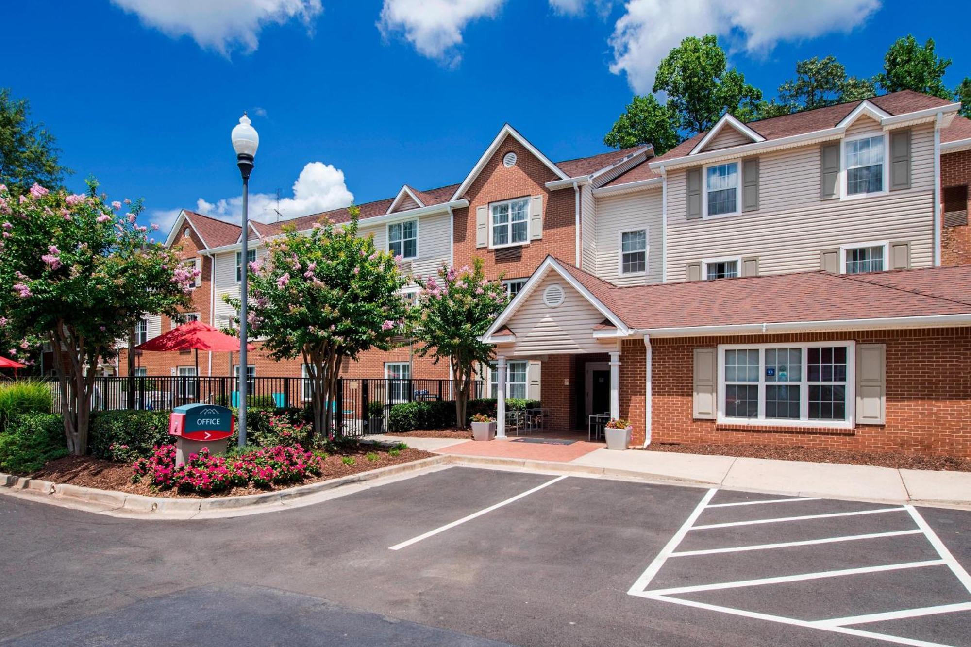 Towneplace Suites By Marriott Atlanta קנסואו מראה חיצוני תמונה