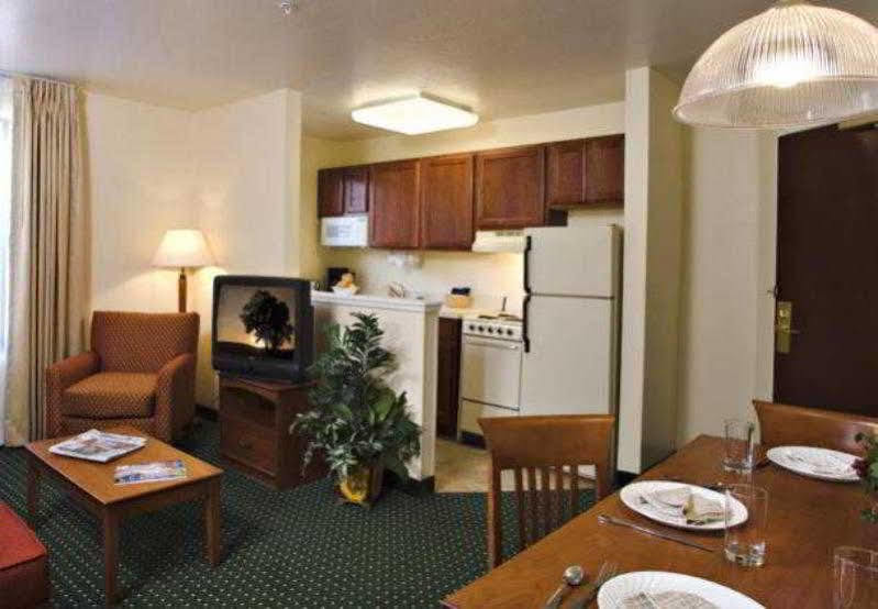 Towneplace Suites By Marriott Atlanta קנסואו מראה חיצוני תמונה